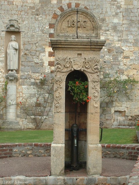 St Victor l'Abbaye (Fontaine)