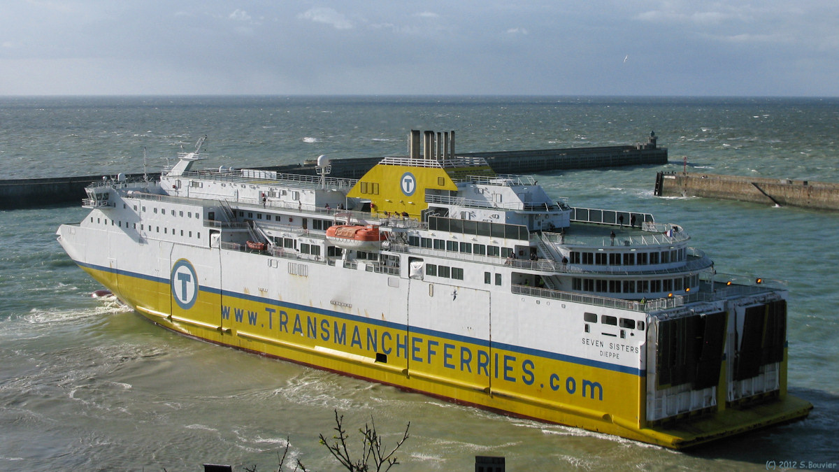 Dieppe (Seven Sisters 4)