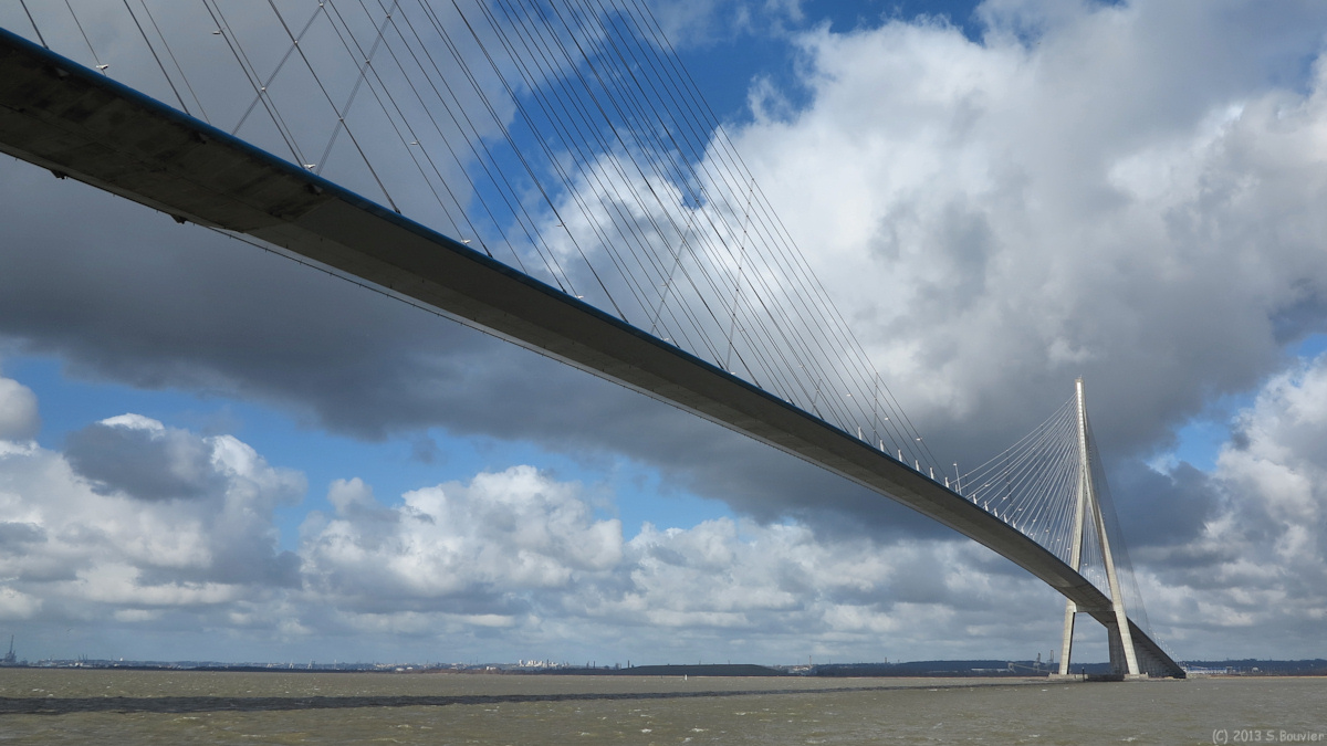 La Rivière St Sauveur (Pont de Normandie 2)