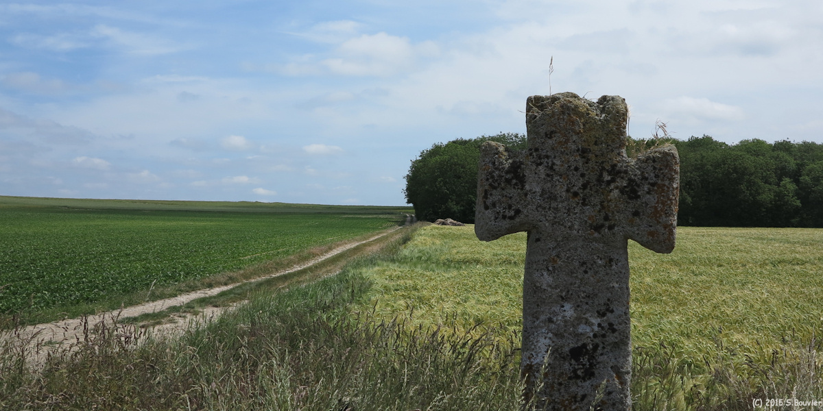 Fontaine sur Somme (Croix)