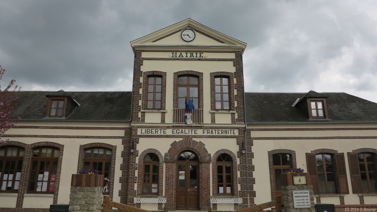 Neuf Marché (Mairie)