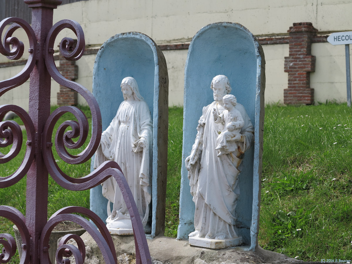 Hécourt (Statuettes)