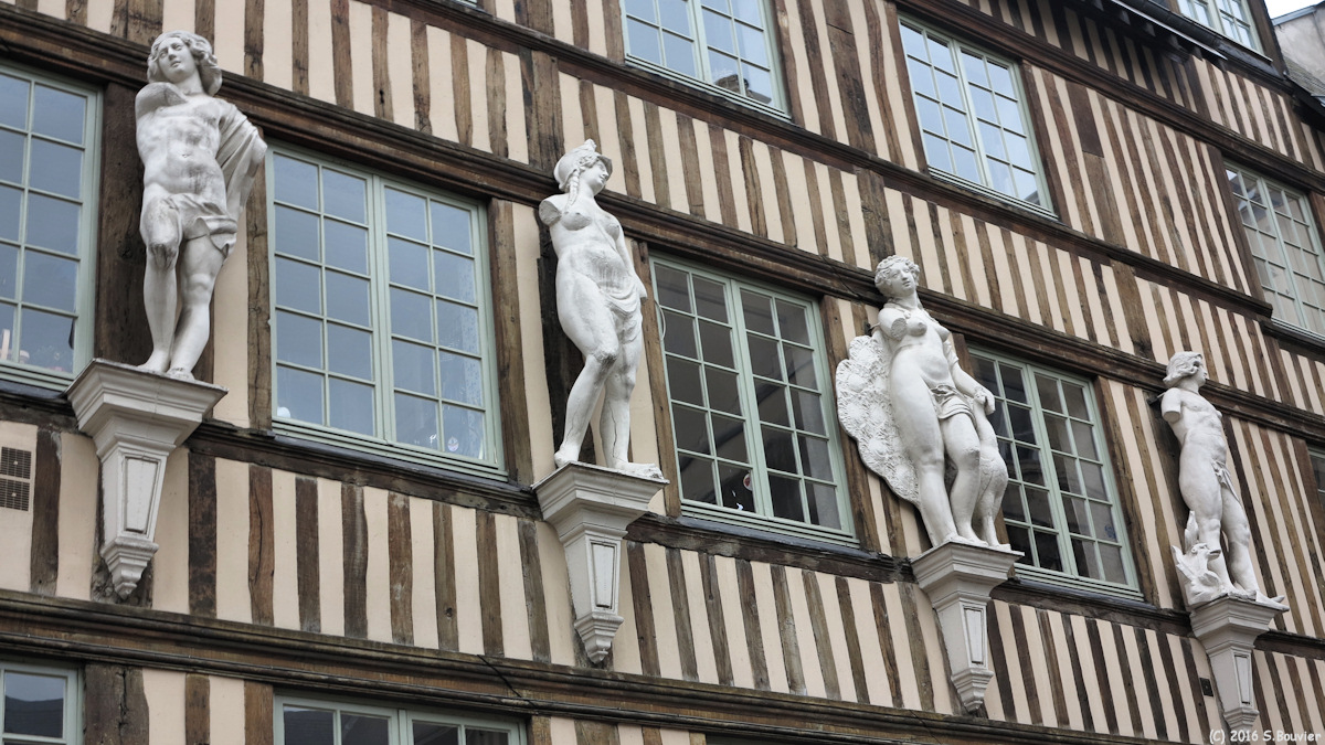 Rouen (Statues)