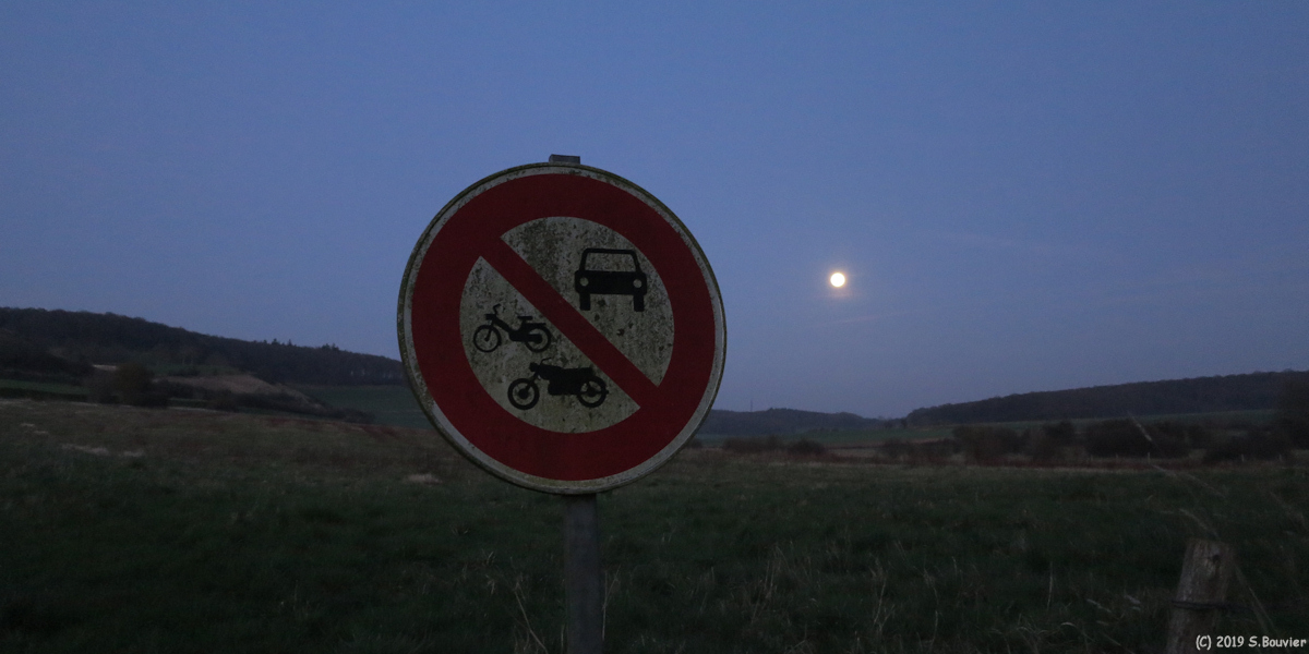 Saint Riquier en Rivière (Panneau, Nuit)