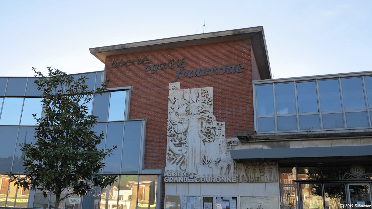 Grand-Couronne (Bas-Relief)