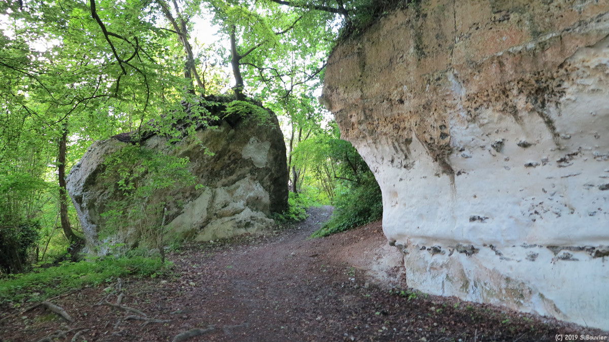 Orival (Roches, Sentier 4)