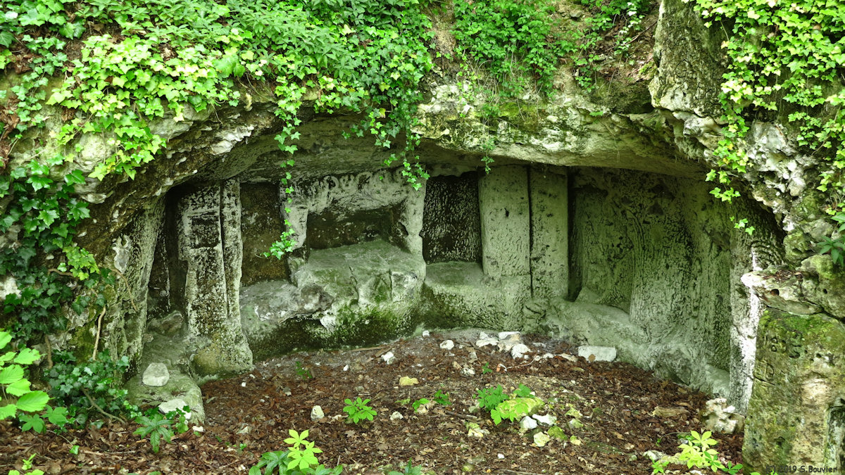 Orival (Grotte sculptée)