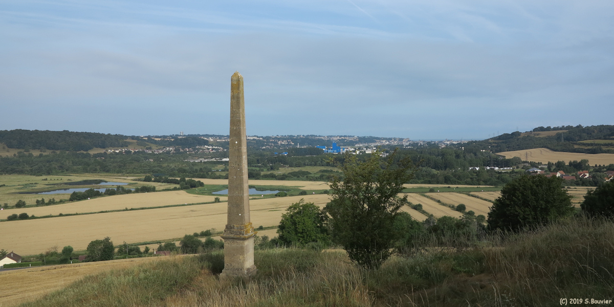 Arques la Bataille (Pyramide)