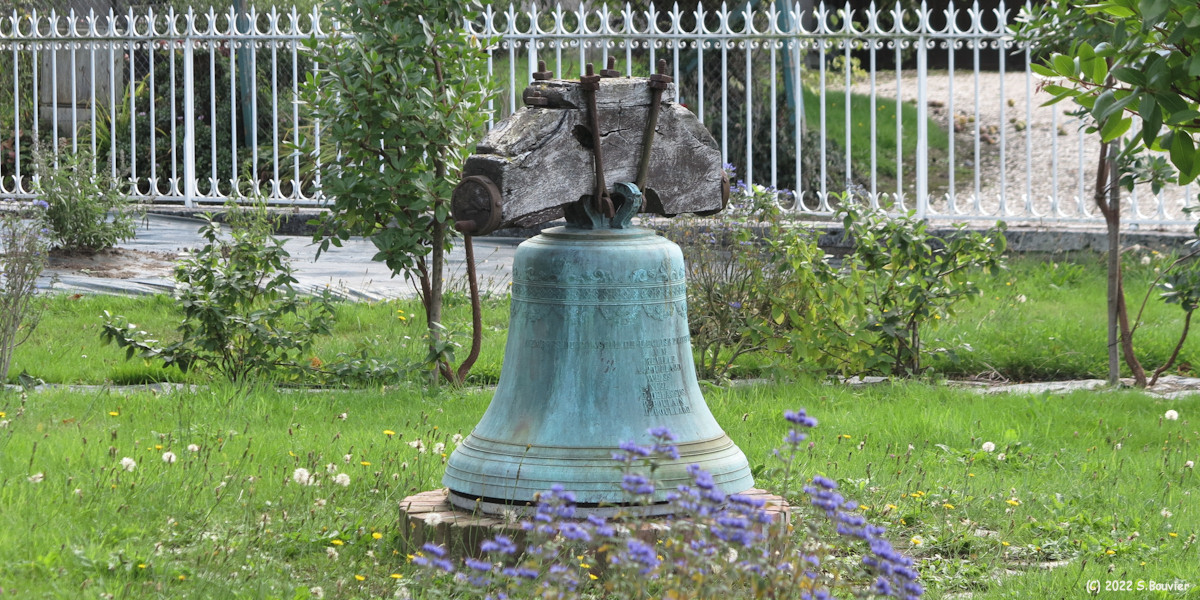 Luneray (Cloche)