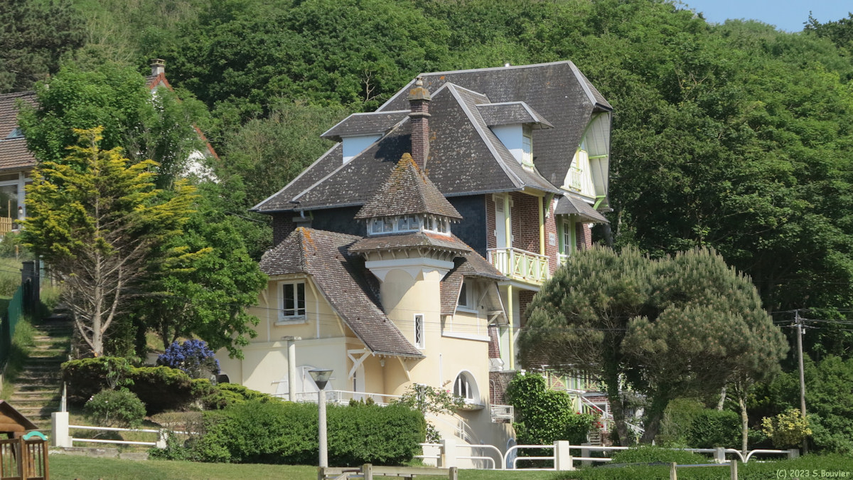 Ault (Villas)