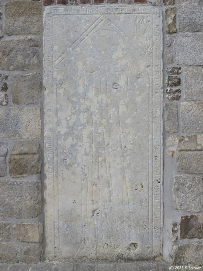 Anglesqueville la Bras Long (Pierre tombale)