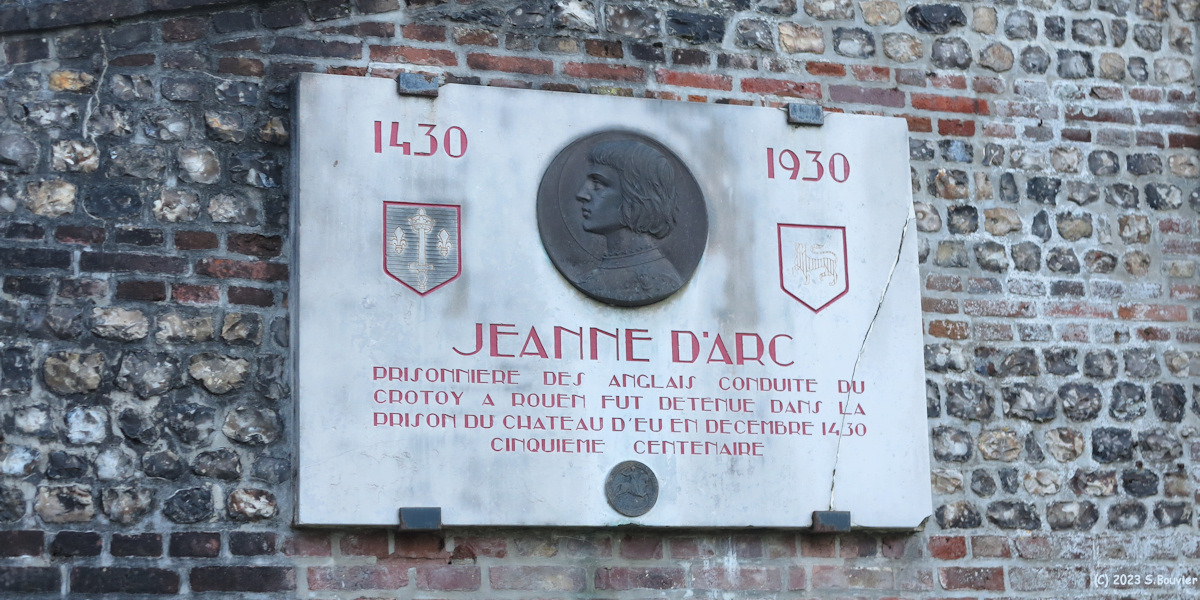 Eu (Plaque)