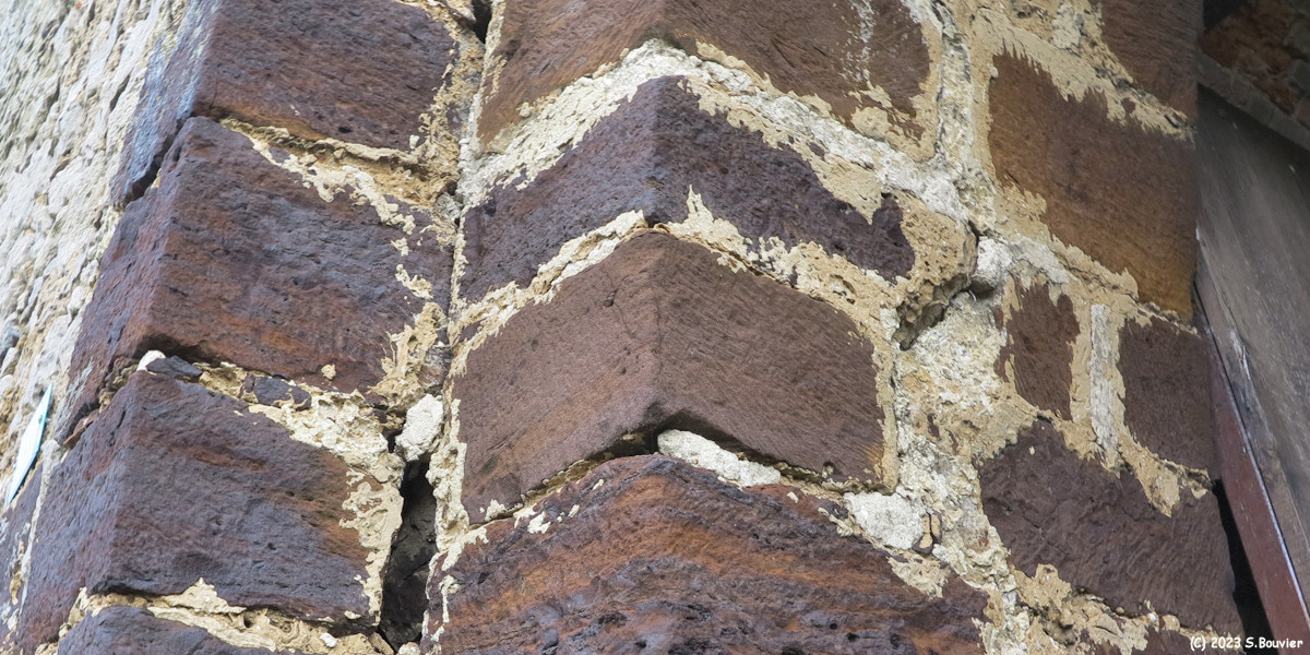 Neuville Ferrières (Grès Ferrugineux)