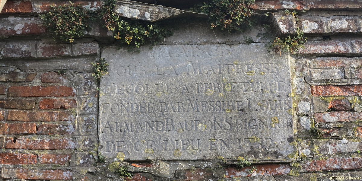 Neuville Ferrières (Inscription 1)