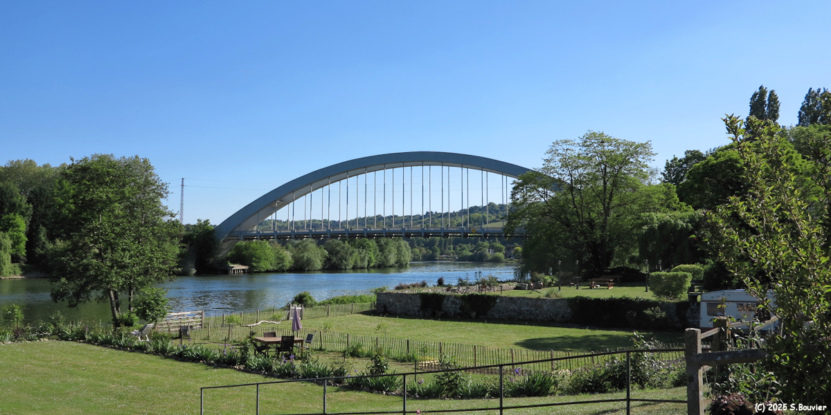 Saint Pierre du Vauvray (Pont 1)