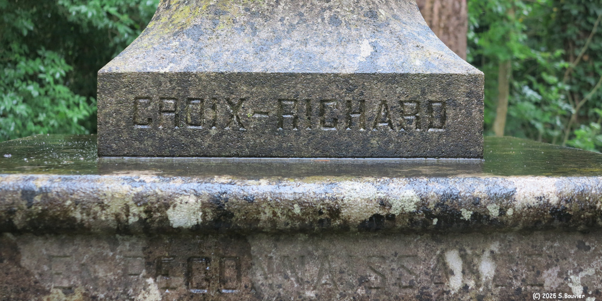 Mesnil Jourdain (Socle)