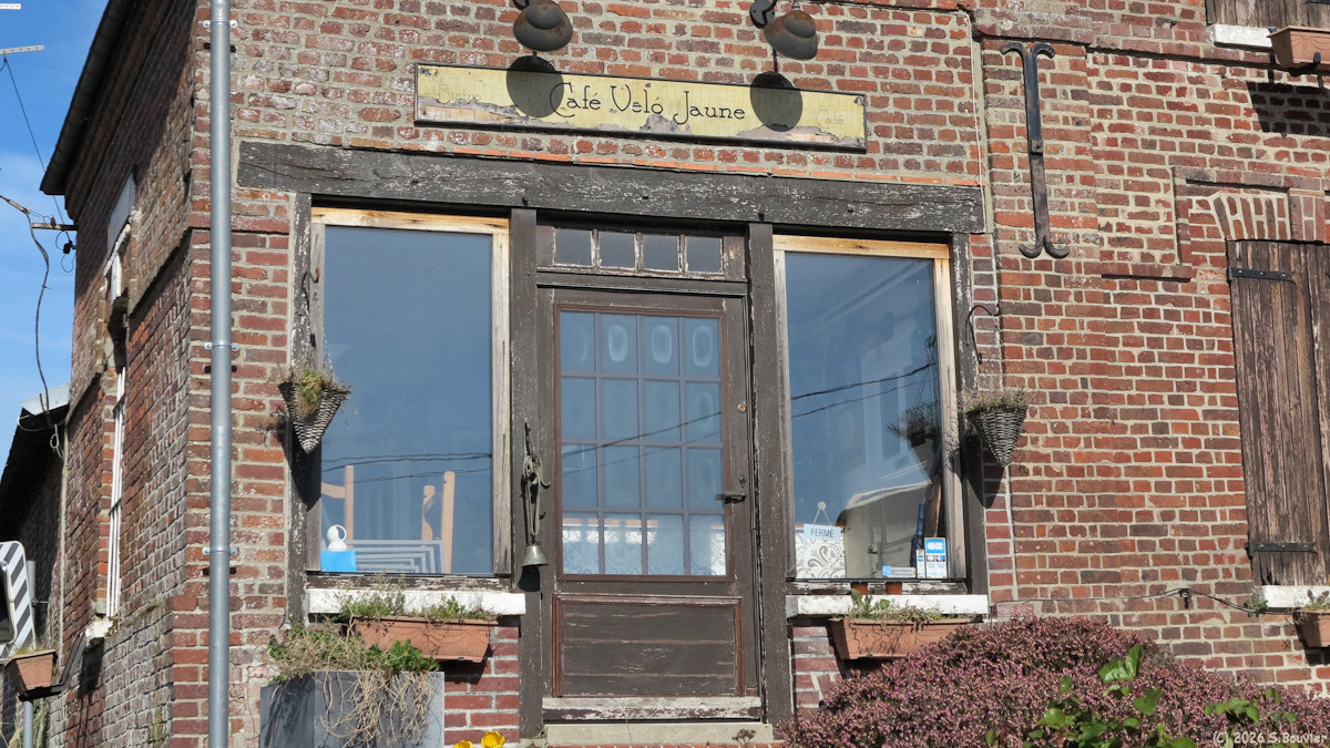 Dampierre en Bray (Café)