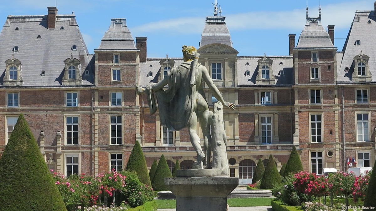 Eu (Statue)